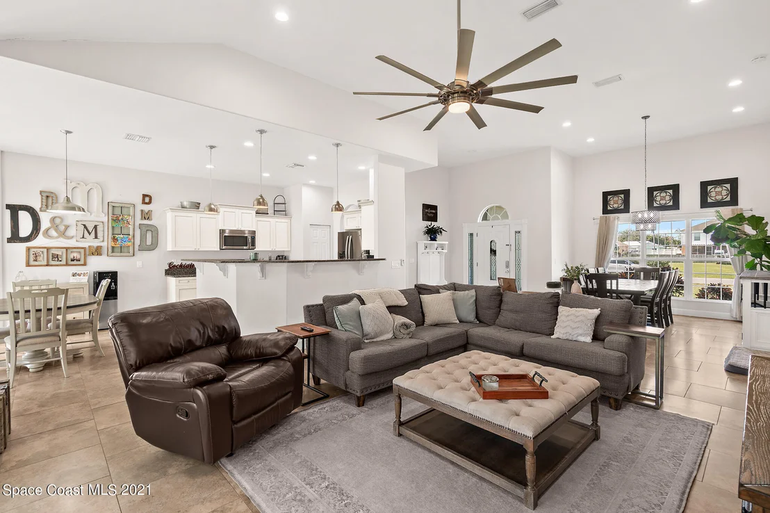 Photo of 6495 Bamboo Avenue