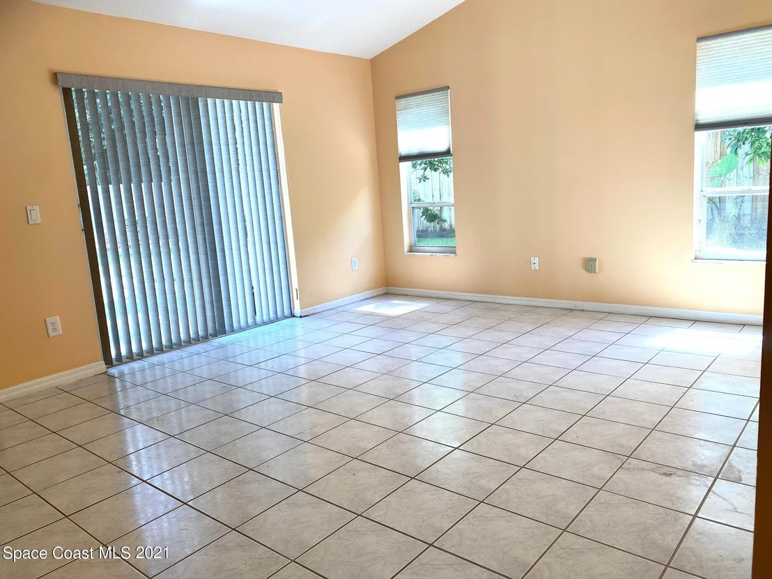 Photo of 935 Osprey Lane