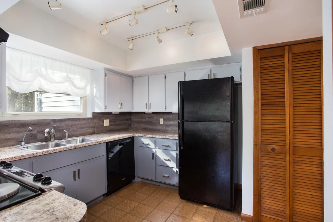 Photo of 2055 Eva Lane