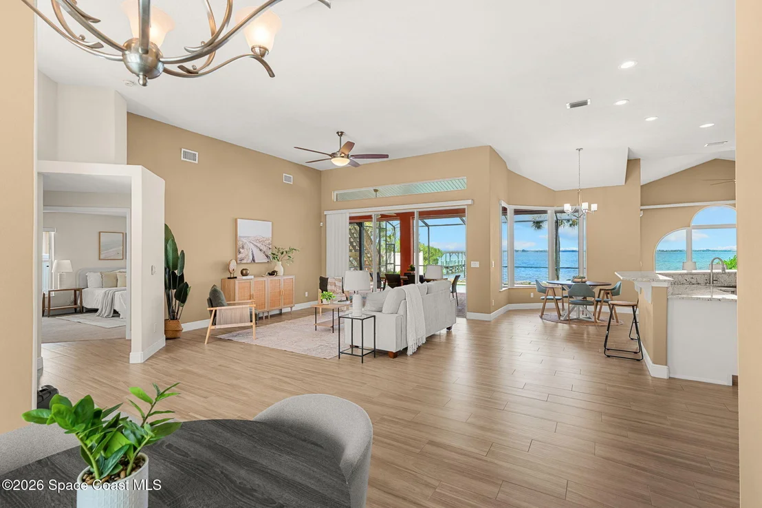 Photo of 327 Island Drive