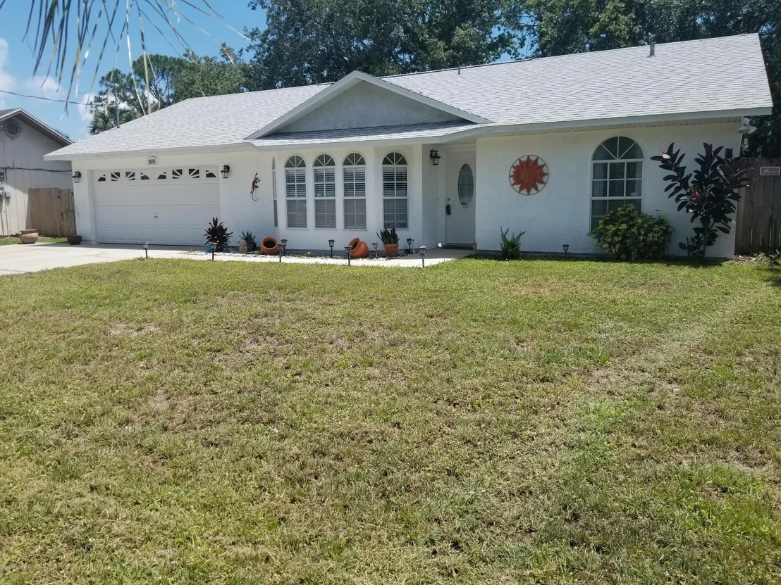 Photo of 5095 Carter Street