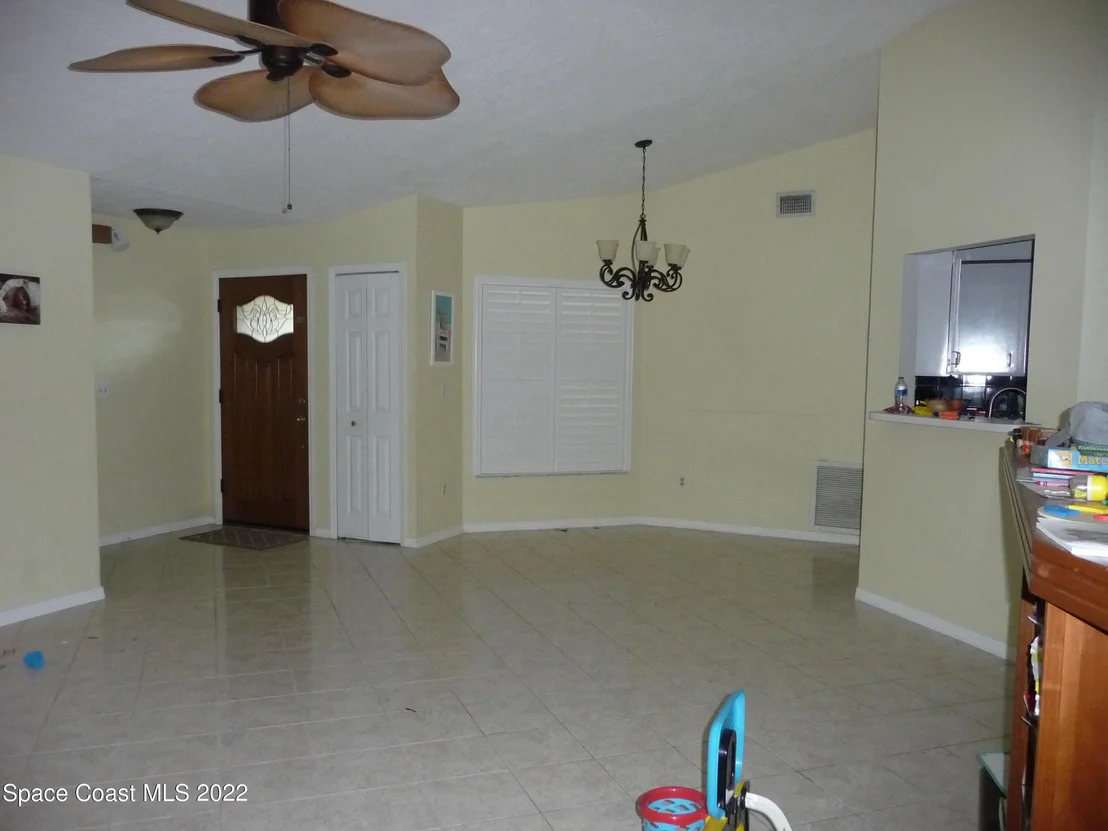 Photo of 1061 Fairlawn Drive