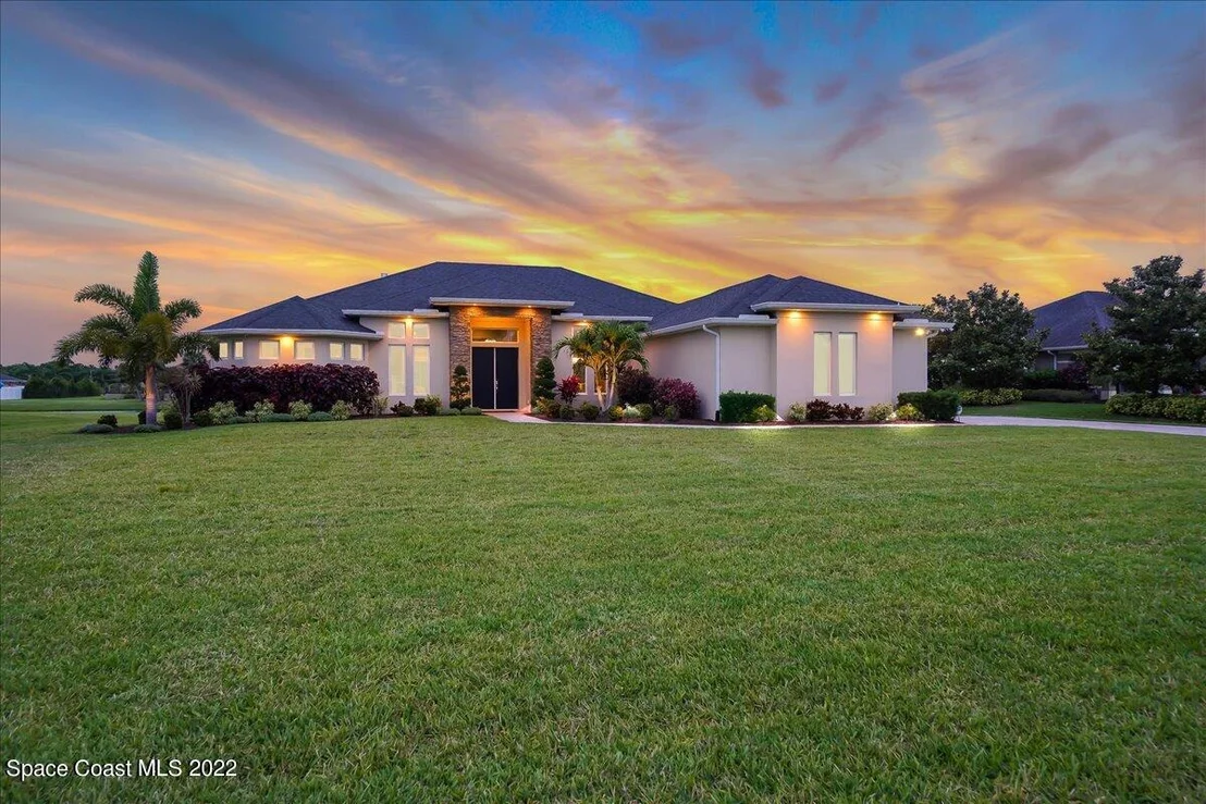 Photo of 1360 Corey Road