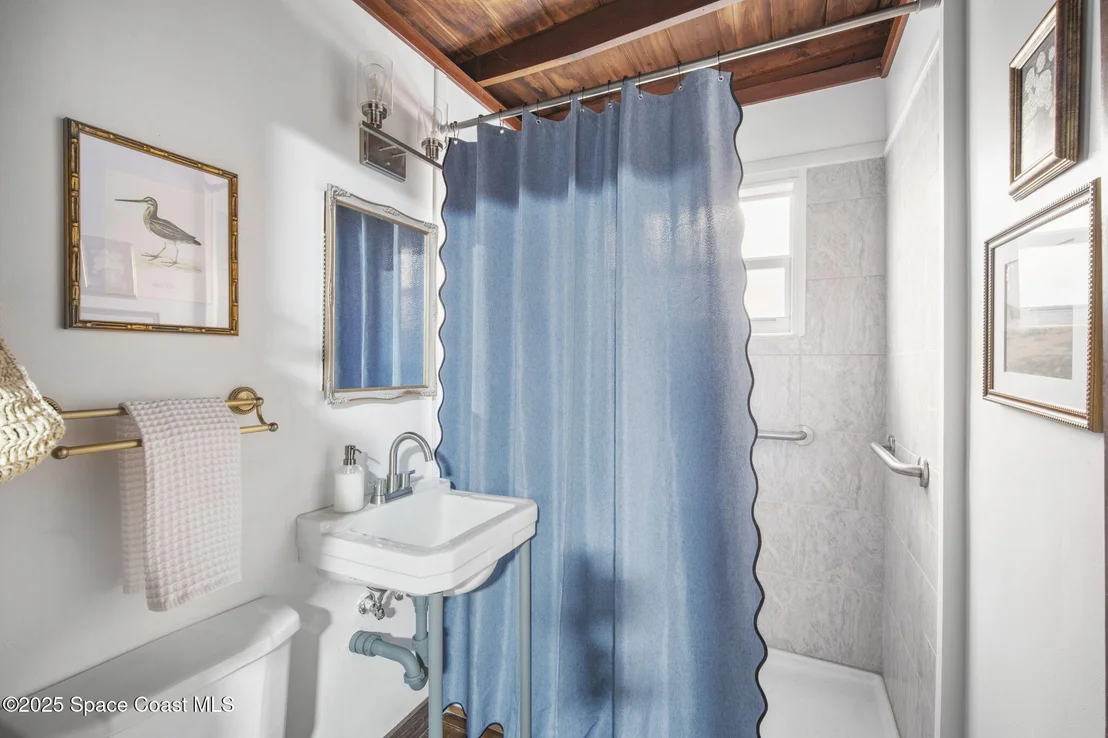 Photo of 597 Old Oak Street