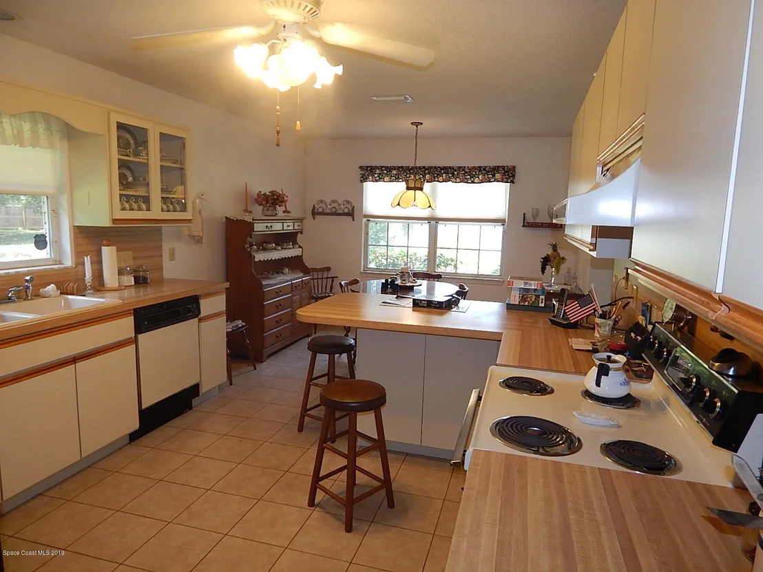 Photo of 245 Gray Road