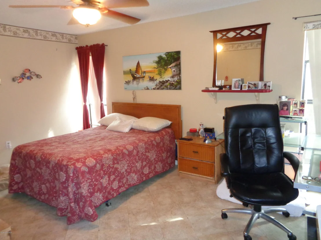 Photo of 425 Willow Tree Drive