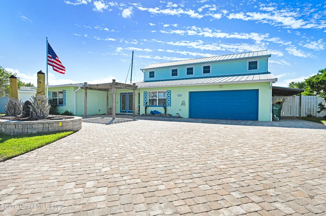Photo of 414 Thrush Drive