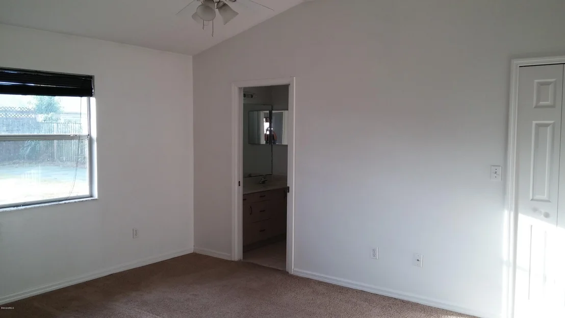 Photo of 5961 Midway Avenue
