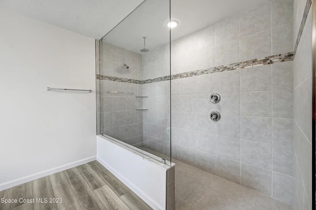 Photo of 1018 Savery Road