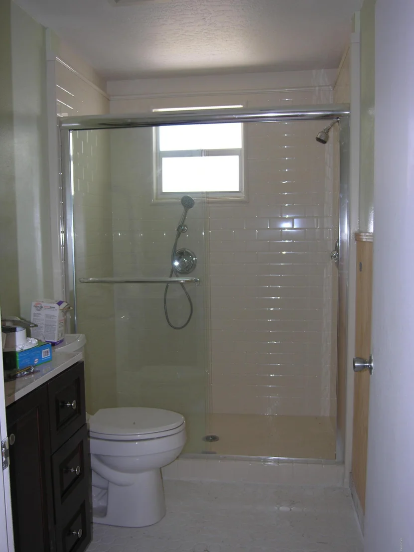 Photo of 736 Aurora Road