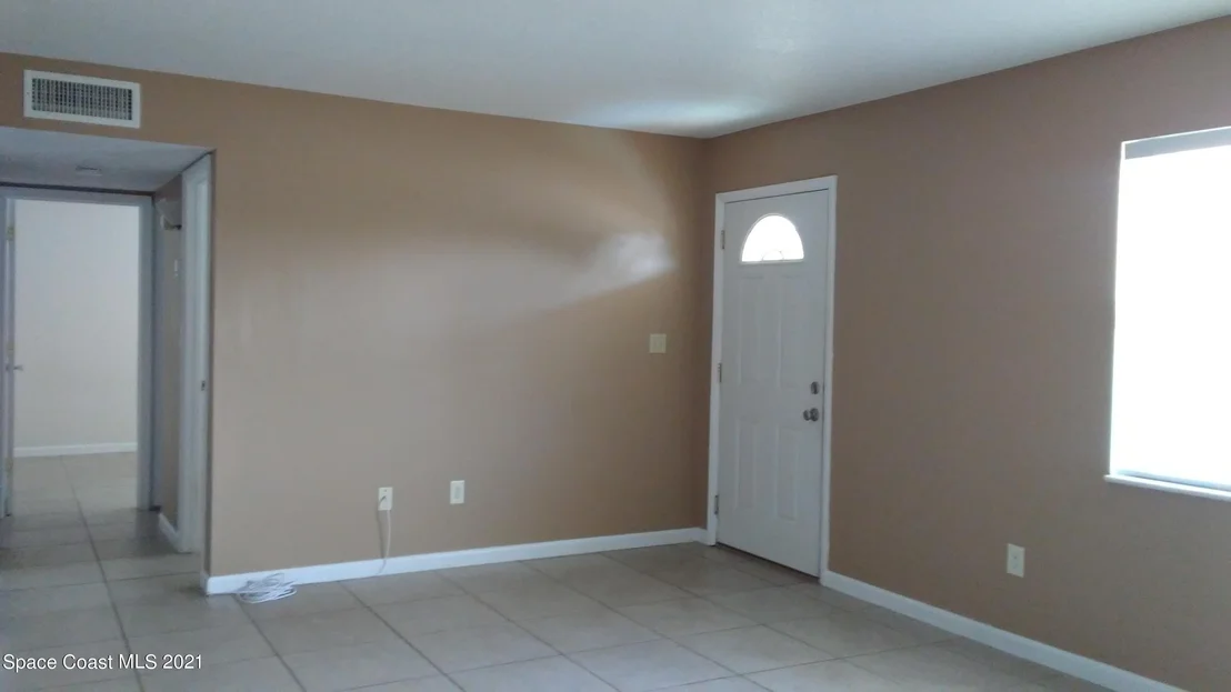 Photo of 886 Angle Street NE