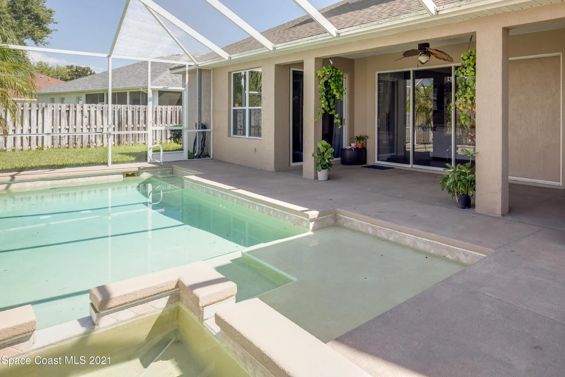 Photo of 6006 Newbury Circle