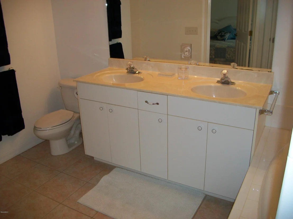 Photo of Unit 21 at 5201 Ocean Beach Boulevard