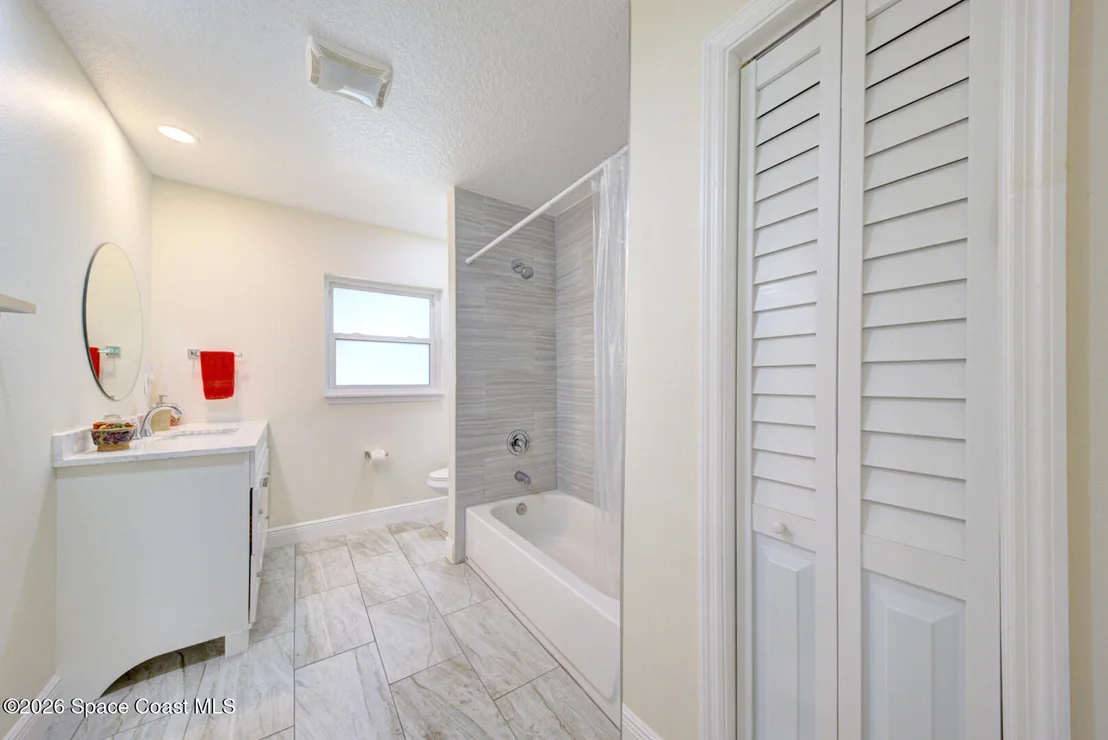 Photo of 452 Alice Drive