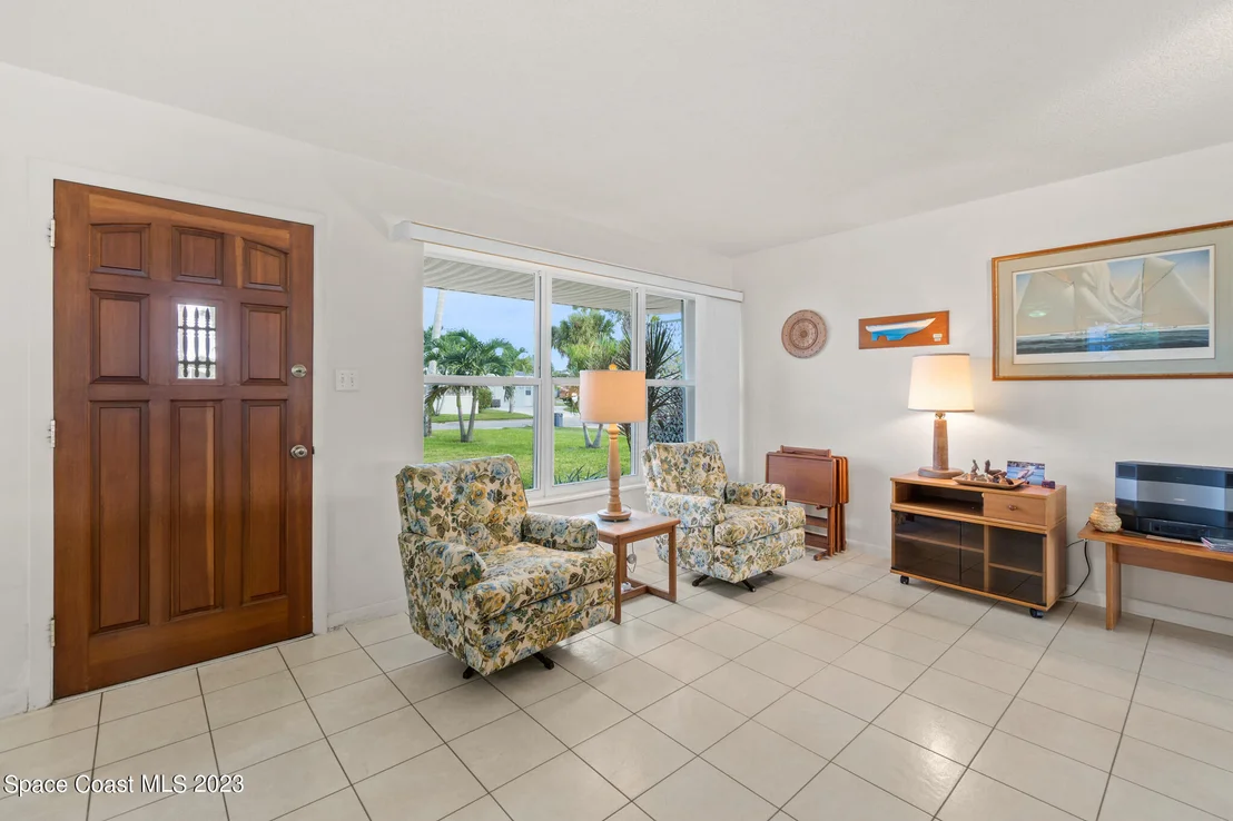 Photo of 209 River Road