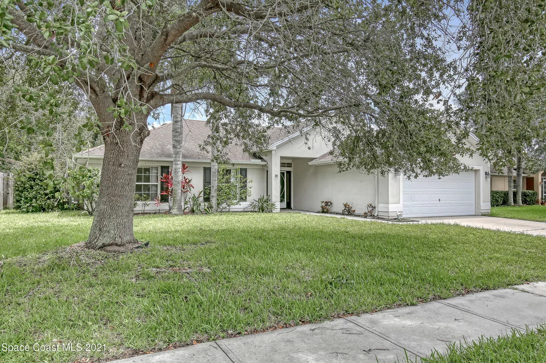 Photo of 1004 Kingfisher Way
