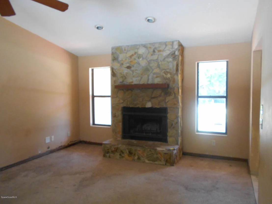 Photo of 1663 Painter Street SE