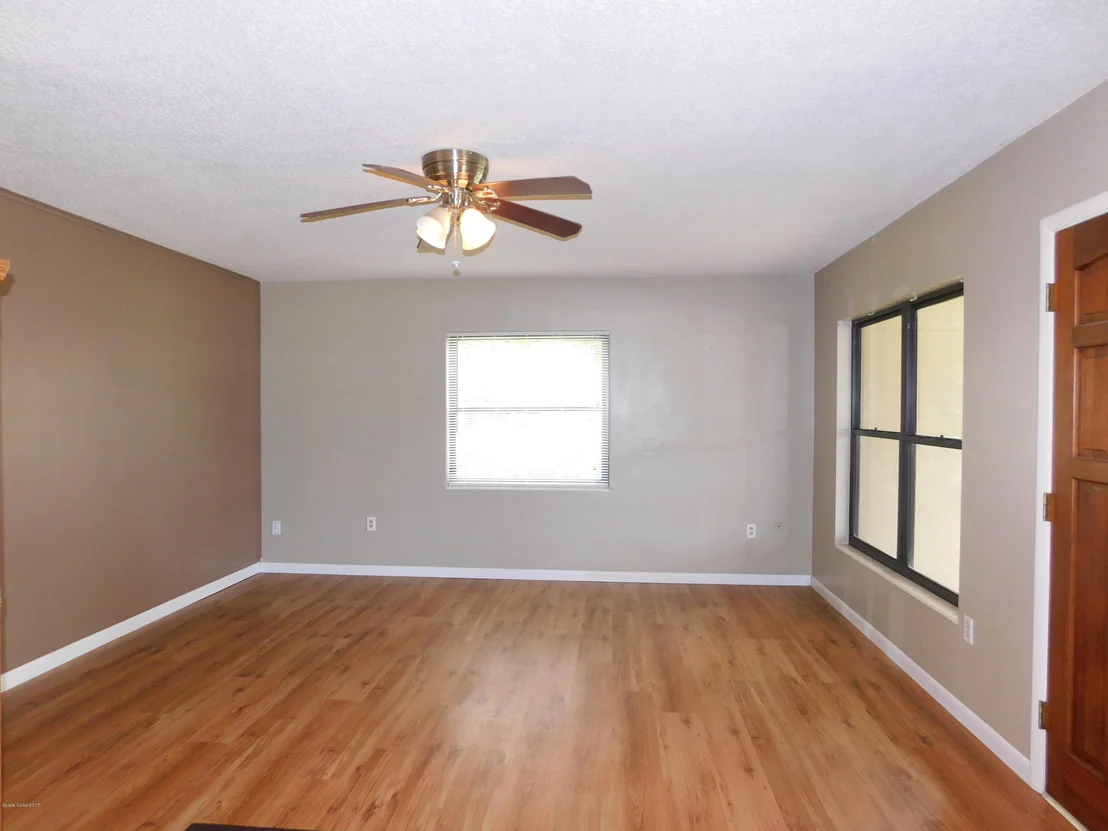 Photo of 729 Teak Drive