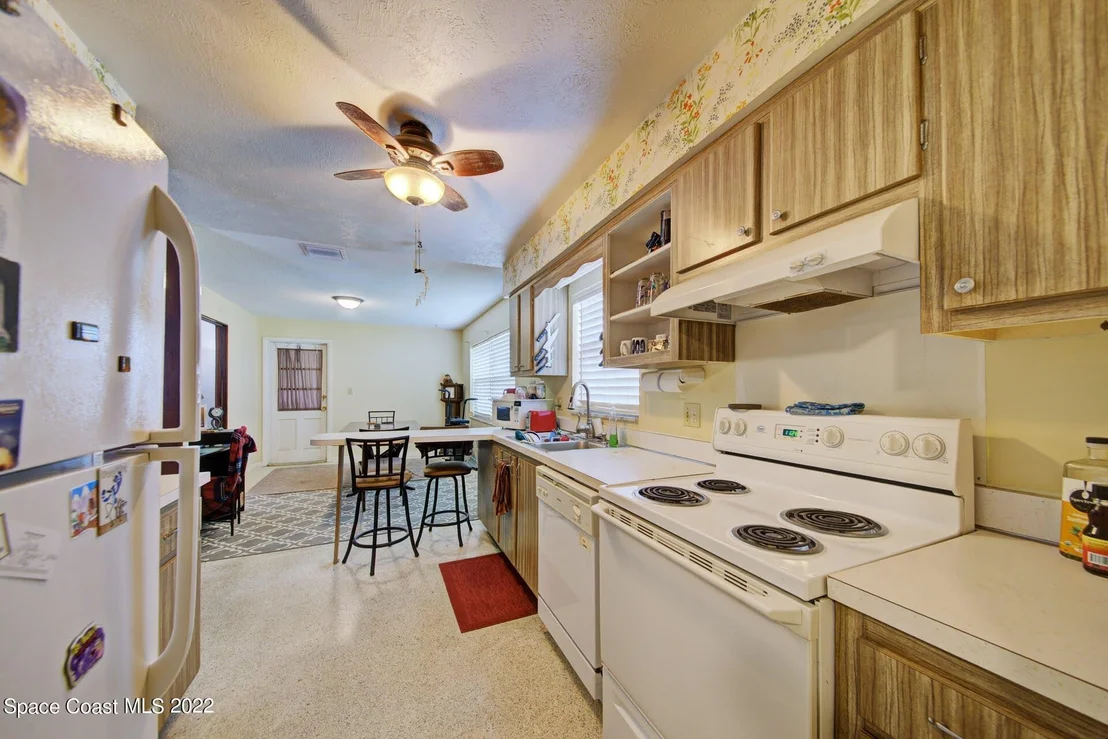 Photo of 1724 Golfview Drive