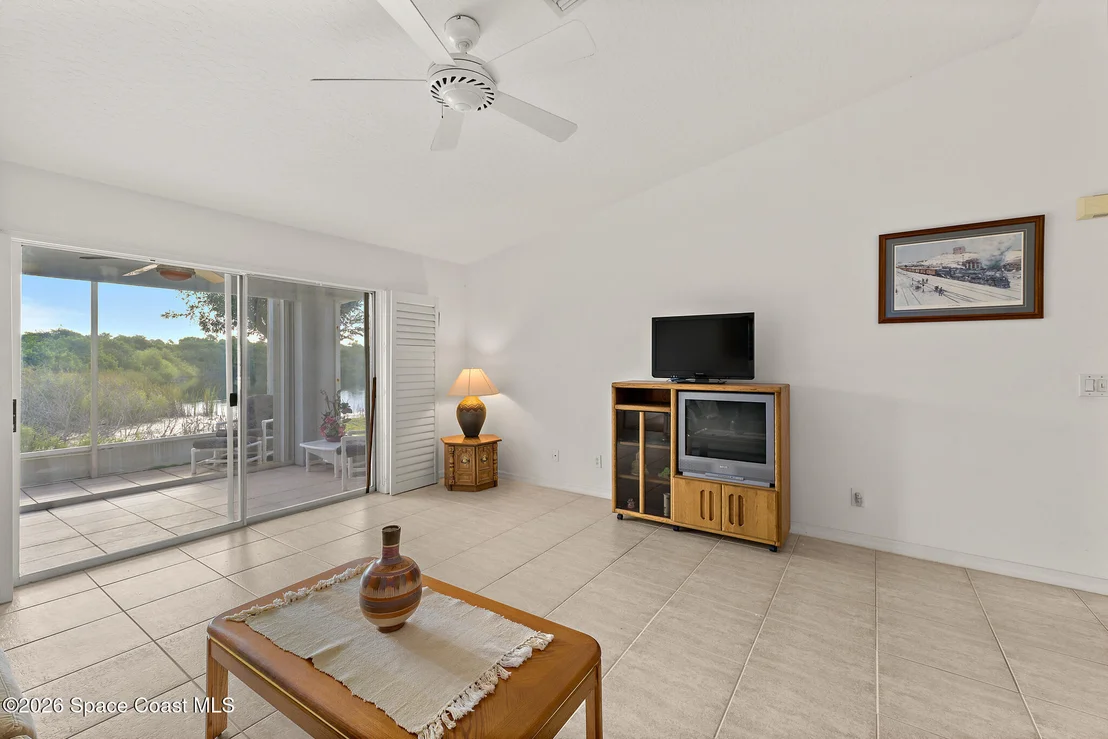 Photo of 967 Villa Drive