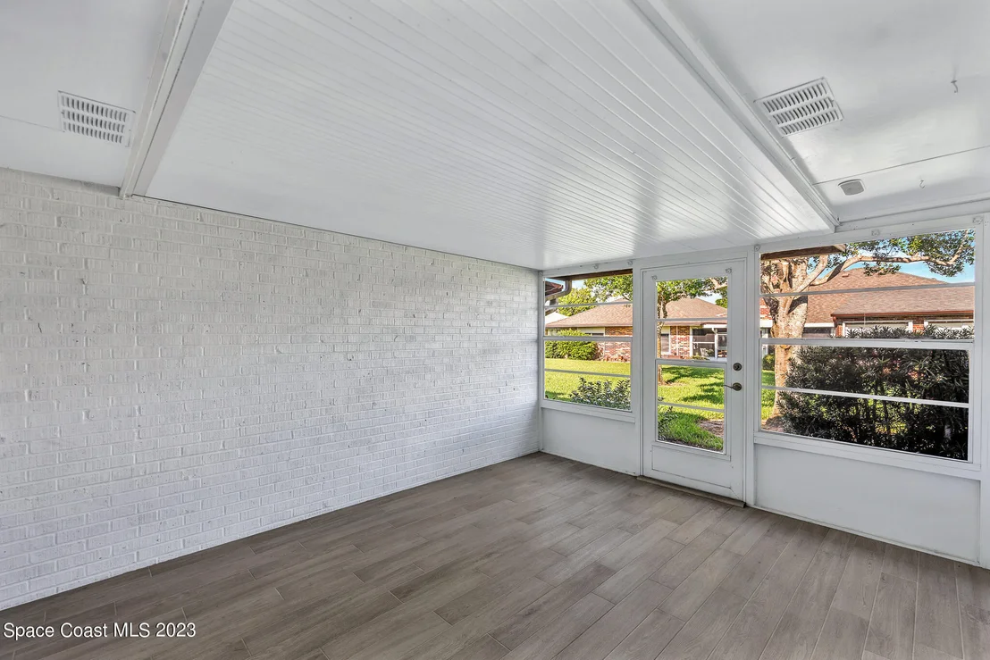 Photo of 224 Chalet Avenue