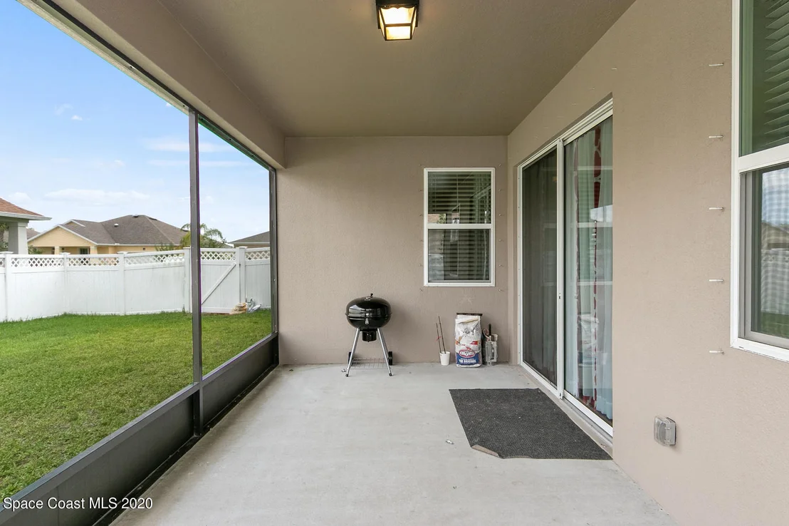 Photo of 2141 Bridgeport Circle
