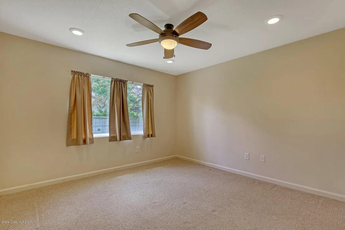 Photo of 930 Bacon Circle NE