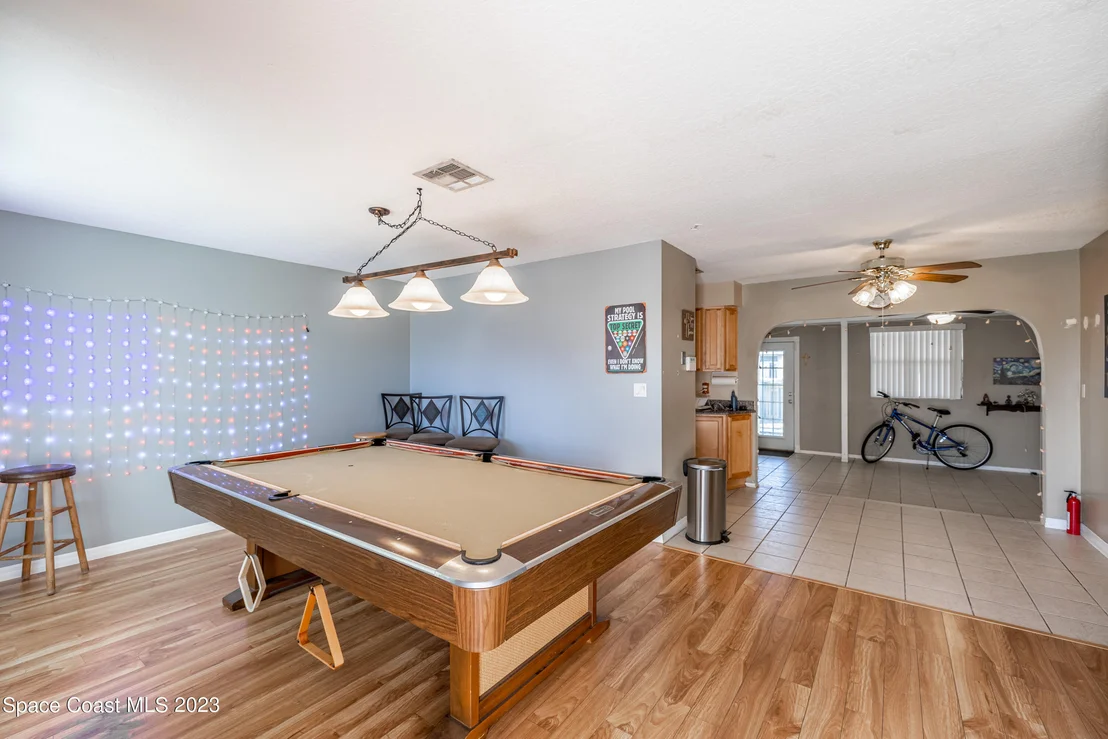 Photo of 3051 Edgewood Drive NE
