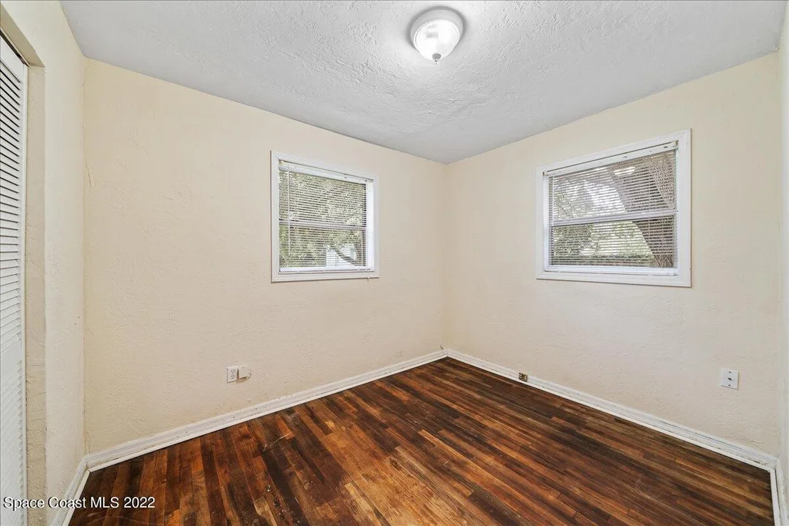 Photo of 283 N Burnett Road