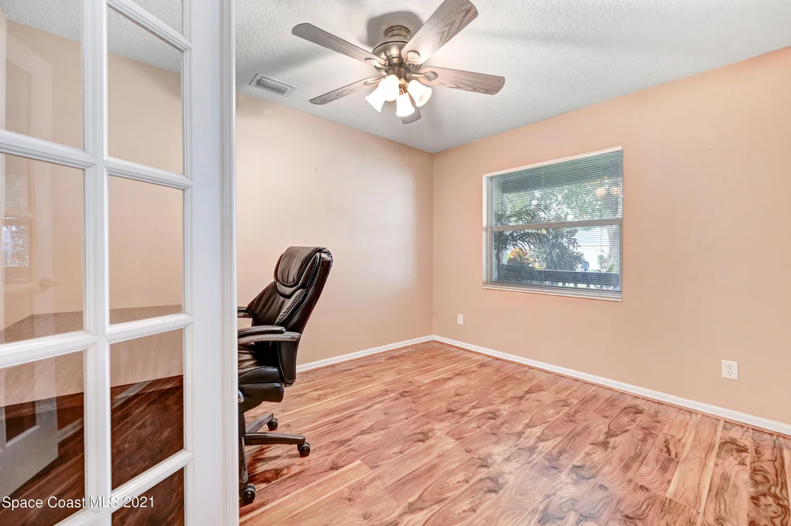 Photo of 863 Brookview Lane