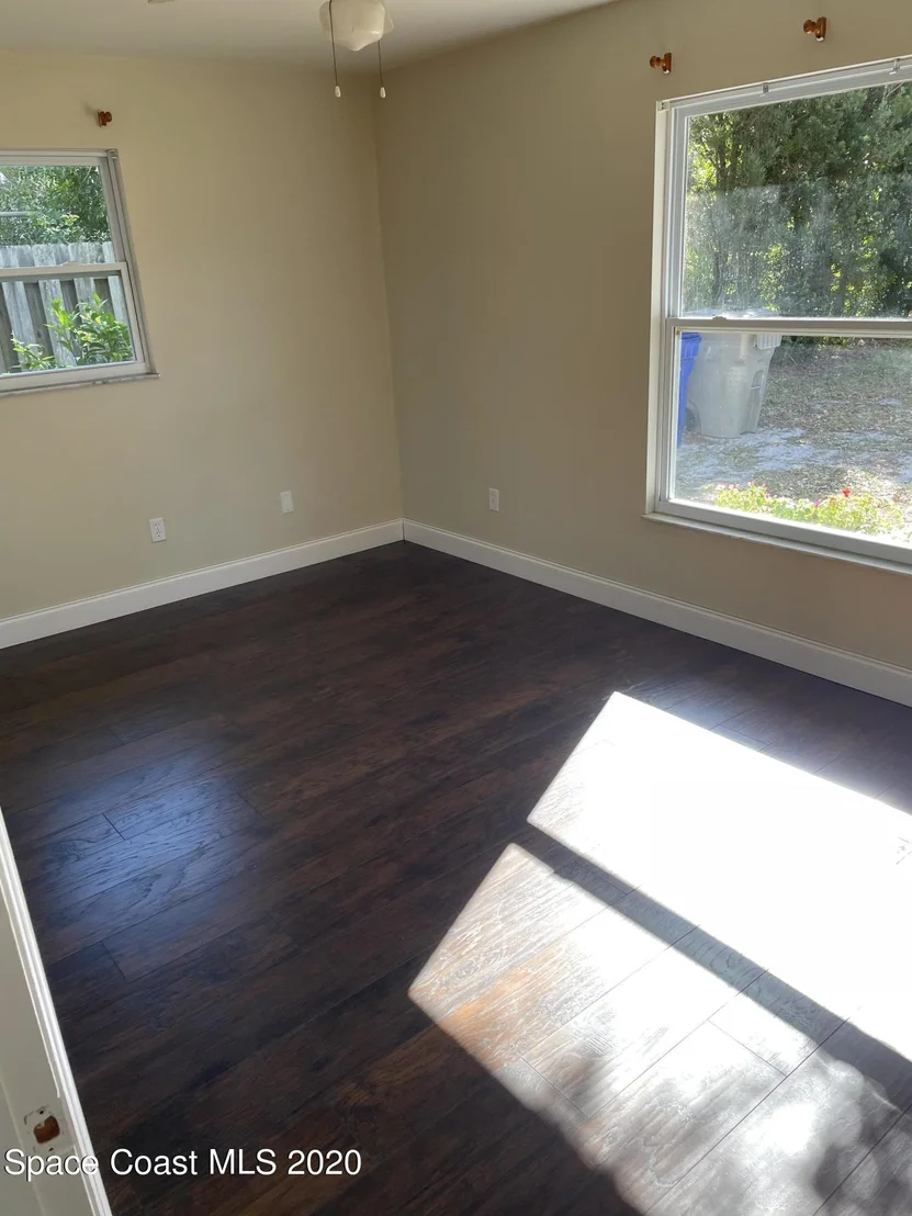 Photo of 1110 10th Place