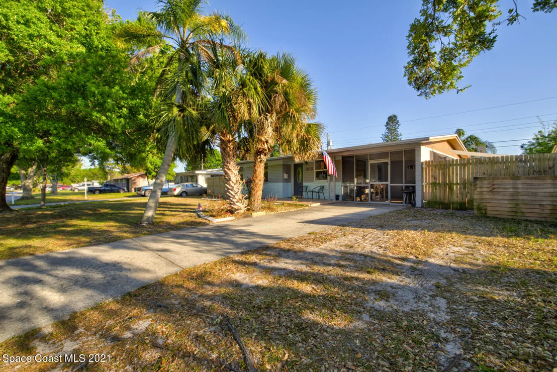 Photo of 1213 Vassar Lane