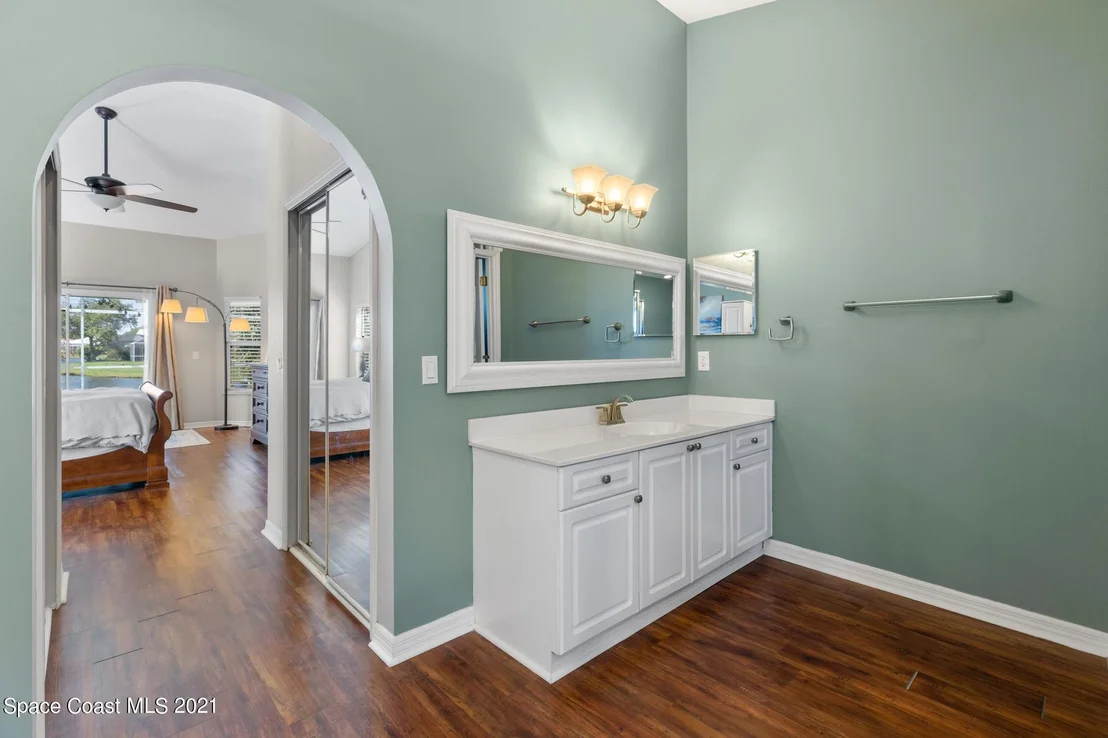 Photo of 970 Somerset Lane