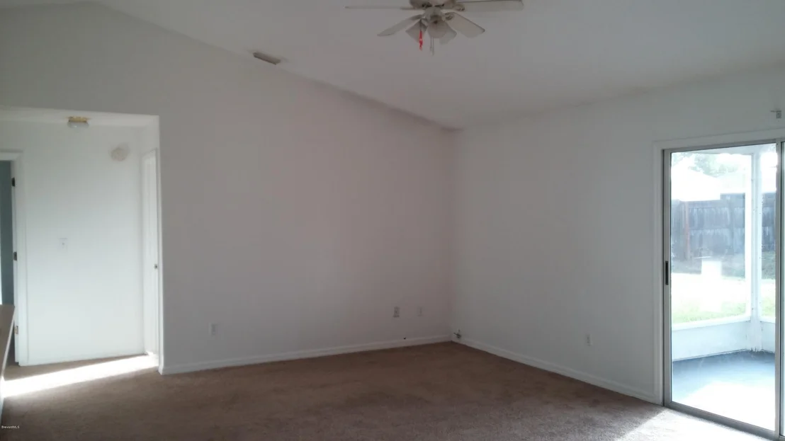 Photo of 5961 Midway Avenue
