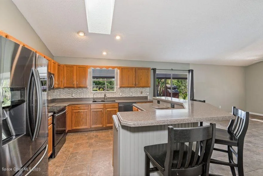 Photo of 3120 Hield Road