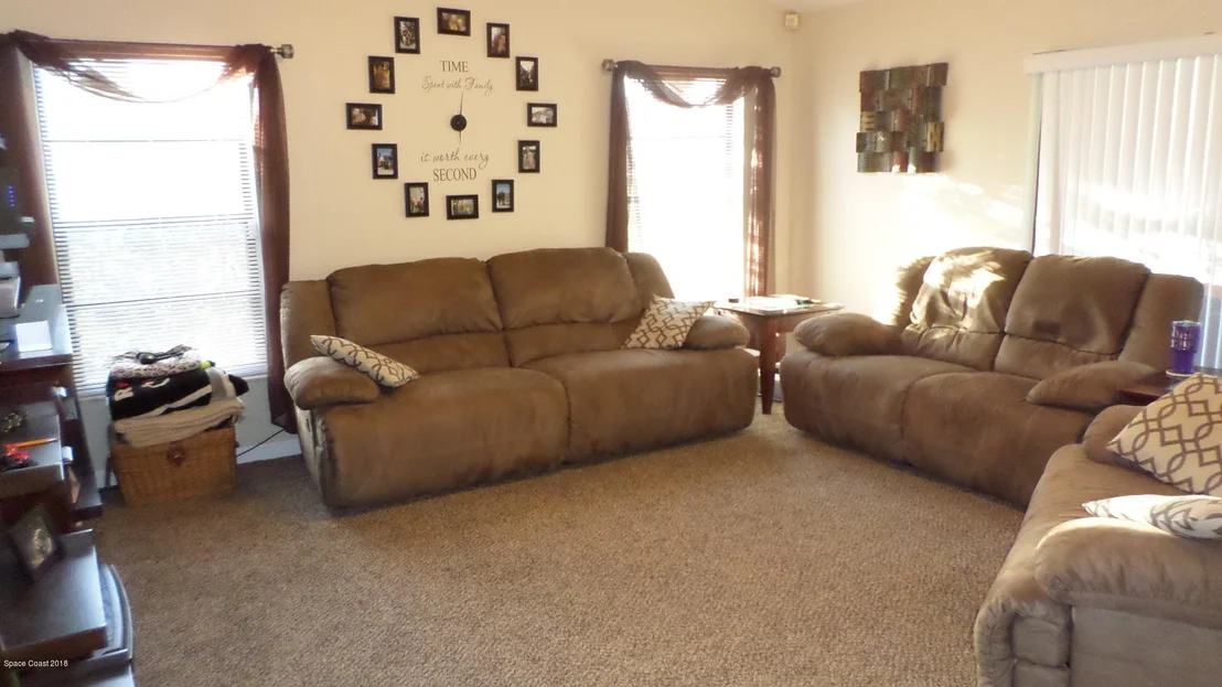 Photo of 944 Jamestown Drive