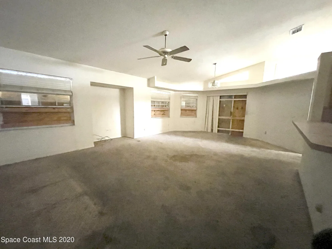 Photo of 1200 Buffing Circle SE