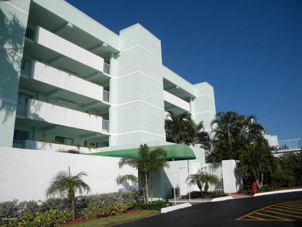 Photo of Unit 1403 at 1700 Commodore Boulevard