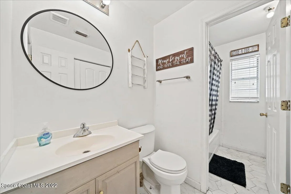 Photo of 6045 Aires Avenue