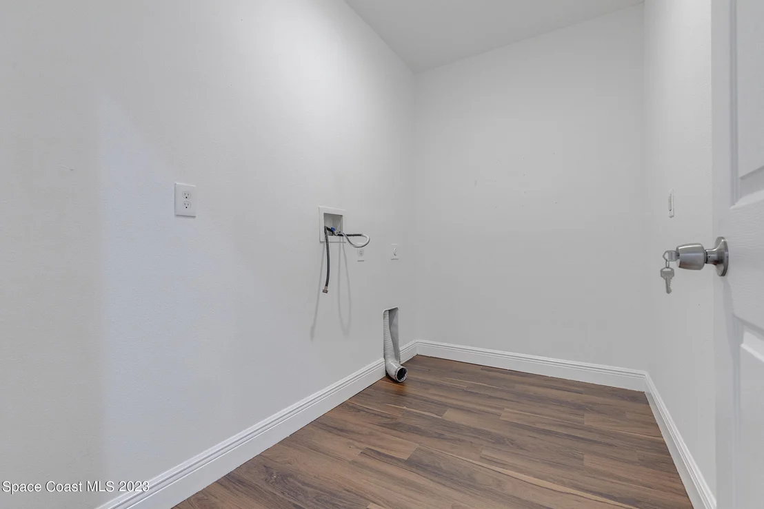 Photo of 6590 Fuller Avenue