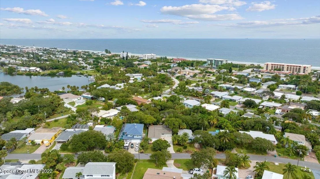 Photo of 1345 Bayshore Drive