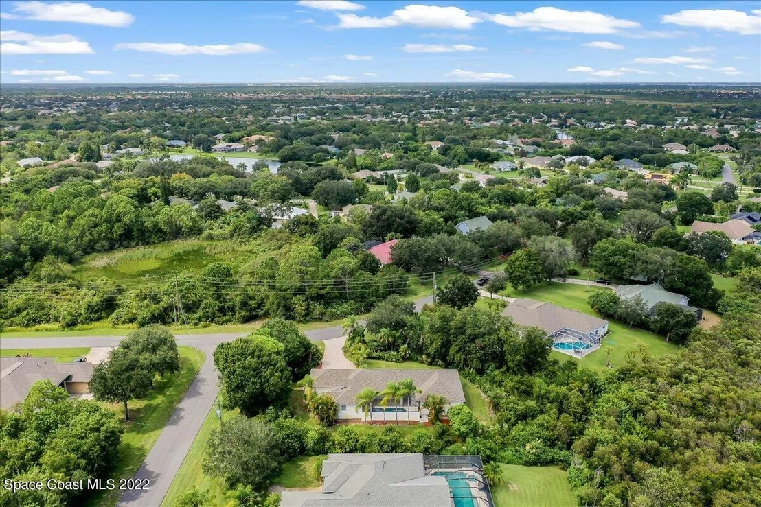 Photo of 4523 Long Lake Road