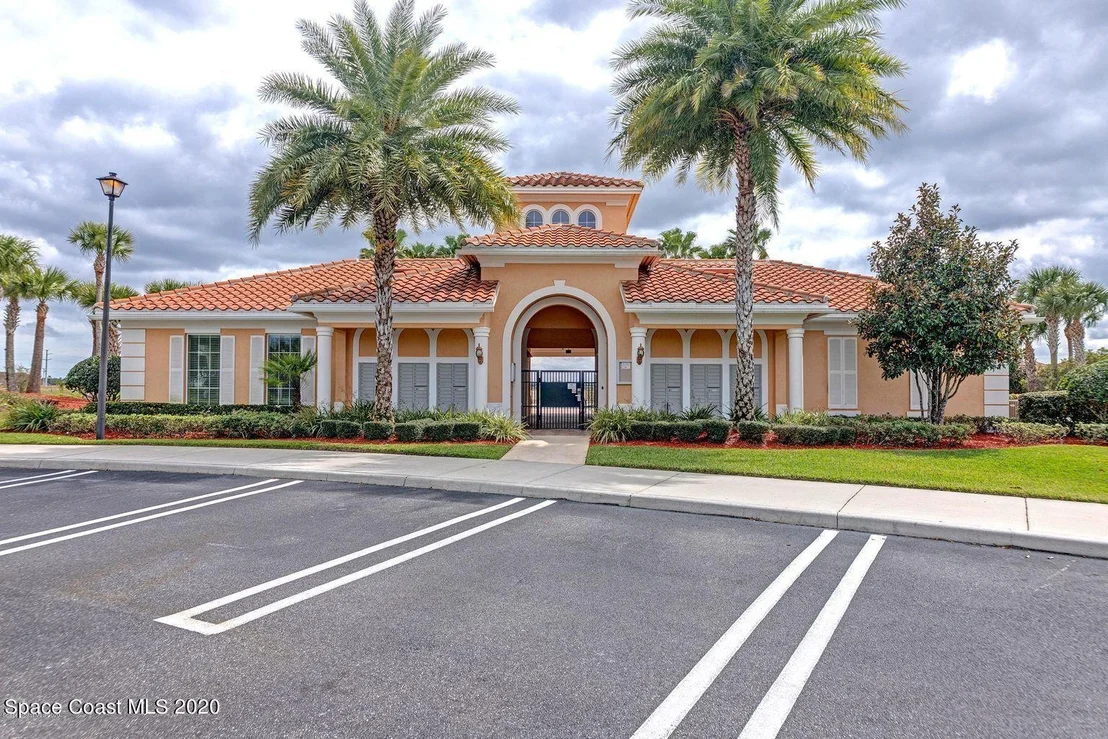 Photo of 3493 Hyperion Way SE