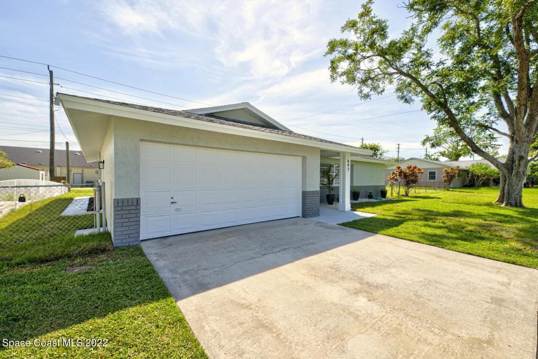 Photo of 697 Amor Drive