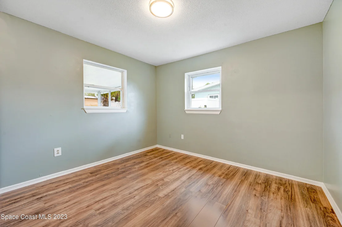 Photo of 707 Ixora Drive