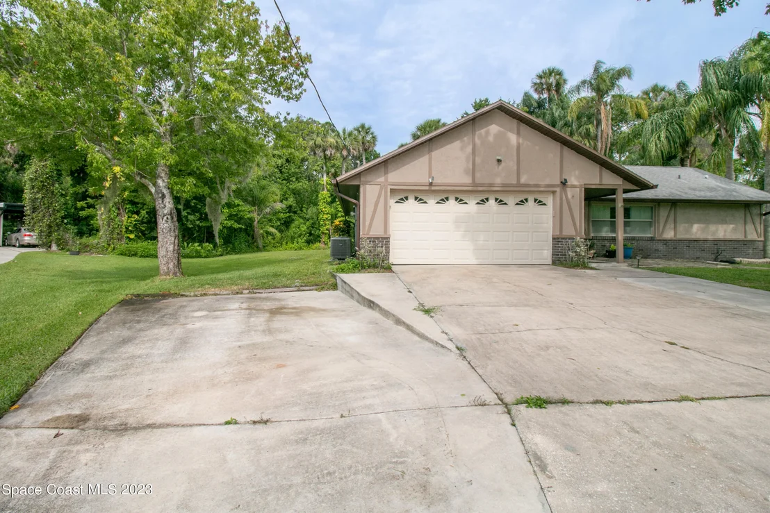 Photo of 207 Saldon Lane
