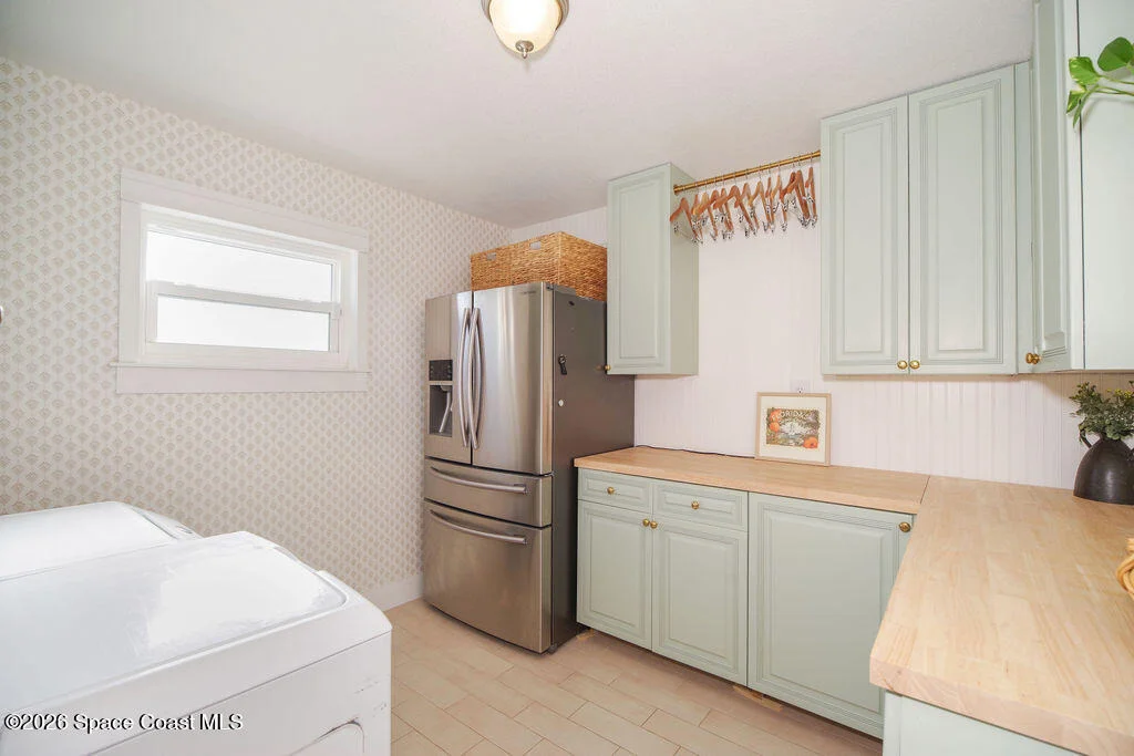 Photo of 960 Kings Post Road