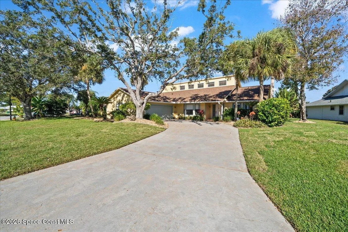 Photo of 569 Crystal Lake Drive
