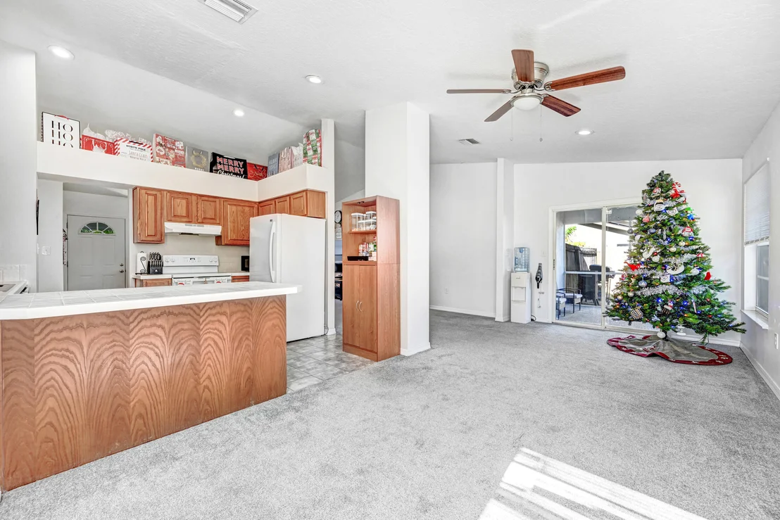 Photo of 5947 Cardiff Avenue
