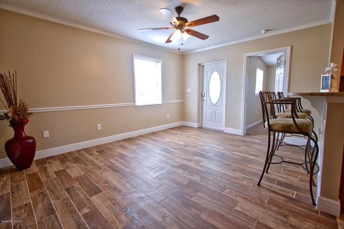 Photo of 3263 Jackson Avenue NE